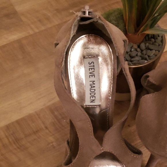 Steve Madden "gaspy"  suede heels - Picture 4 of 7
